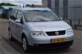 Volkswagen Touran - 1.6-16V FSI Highline | Clima | Navi | APK 6-2020 - 1 - Thumbnail