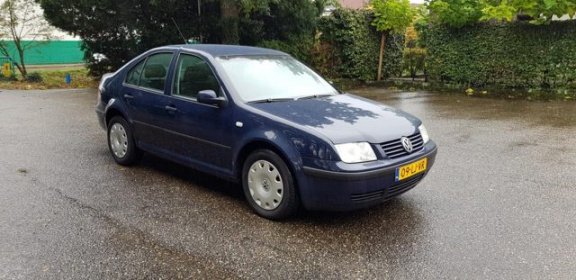 Volkswagen Bora - 1.6 / Automaat/ Airco - 1