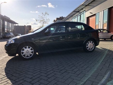 Opel Astra - 1.6-16V Sport 5drs - 1