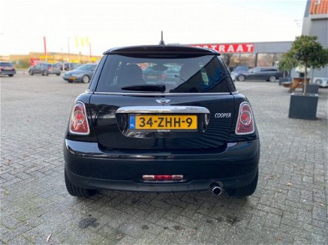 Mini Mini Cooper - 1.6 Chili Xenon Harman Kardon Keyless Entry 17 Inch Navigatie - 1