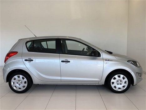 Hyundai i20 - 1.2i First Edition Airco | 1.000, - Slooppremie - 1