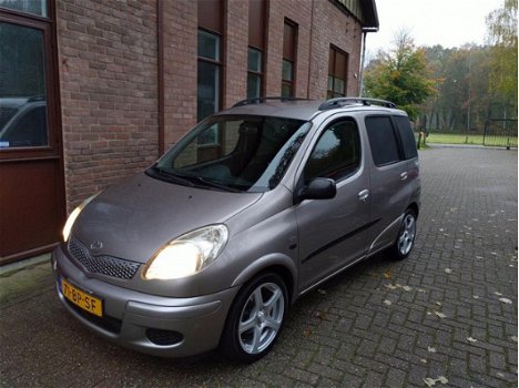 Toyota Verso - YARIS 1.4 D-4D VAN Grijs kent - 1