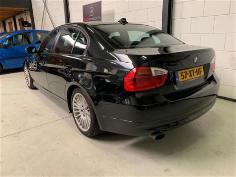 BMW 3-serie - 320i Business Line * NW APK * Full options - 1