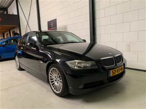 BMW 3-serie - 320i Business Line * NW APK * Full options - 1