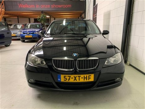 BMW 3-serie - 320i Business Line * NW APK * Full options - 1