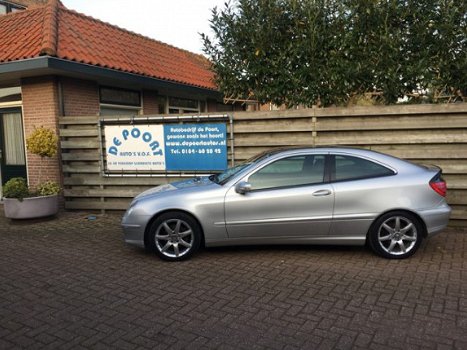 Mercedes-Benz C-klasse - Sportcoupé youngtimer C200K ECC.LMV.LEDER.XENON.PANO.NAVI - 1