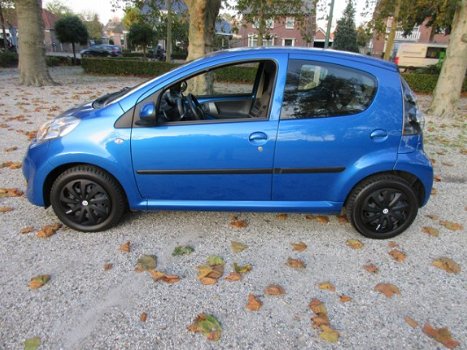 Citroën C1 - 1.0-12V Séduction 5 DRS Km,s 93.116 Blauw-Mettallic met striping in zeer goede staat AP - 1