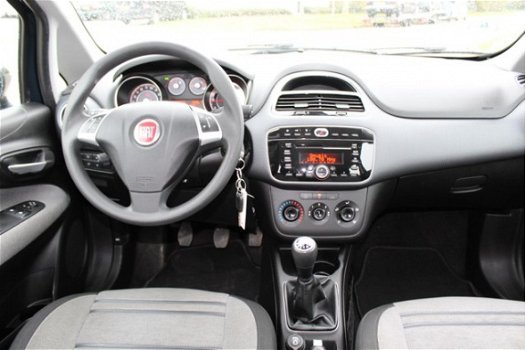 Fiat Punto Evo - 1.3 JTD Dynamic airco weinig km n.a.p - 1