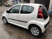 Peugeot 107 - 1.0 Active AIRCO LED ORG 78675 KM NAP O.H BOEKJES 5 DEURS NW APK 2 JAAR LUXE UITVOERIN - 1 - Thumbnail