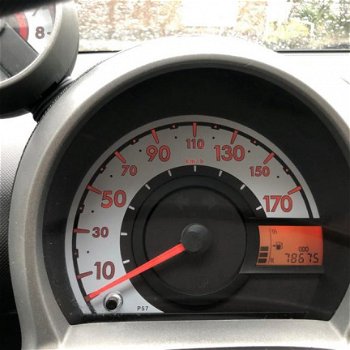 Peugeot 107 - 1.0 Active AIRCO LED ORG 78675 KM NAP O.H BOEKJES 5 DEURS NW APK 2 JAAR LUXE UITVOERIN - 1