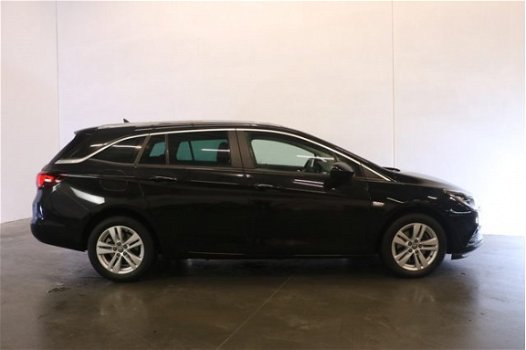 Opel Astra - 1.6 CDTI 136pk Business+ | Schuifdak | AGR | Trekhaak - 1