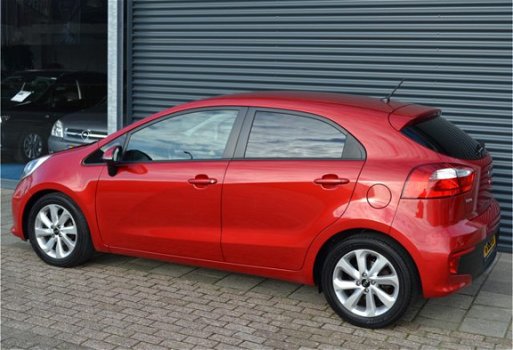 Kia Rio - 1.2 CVVT ExecutiveLine | Climate C. | Cruise C. | Stoelverwarming | PDC | - 1