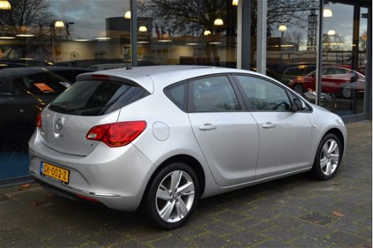 Opel Astra - 1.3 CDTi S/S Business + | Airco | Trekhaak | PDC | Cruise | - 1