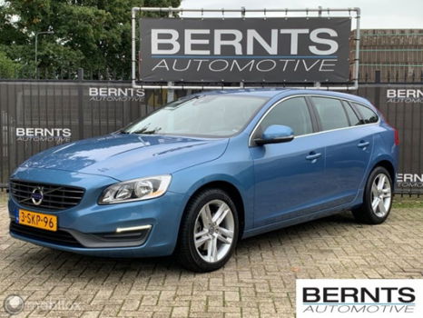 Volvo V60 - 1.6 T3 Momentum | Automaat | Navigatie - 1