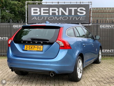 Volvo V60 - 1.6 T3 Momentum | Automaat | Navigatie - 1