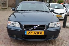 Volvo S60 - 2.4 Drivers Edition ZEER NETTE AUTO WEINIG KM, S INCL. WINTERSET