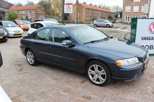 Volvo S60 - 2.4 Drivers Edition ZEER NETTE AUTO WEINIG KM, S INCL. WINTERSET - 1