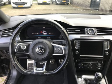 Volkswagen Passat - 1.6 TDI Business Edition R-Line Navi - 1