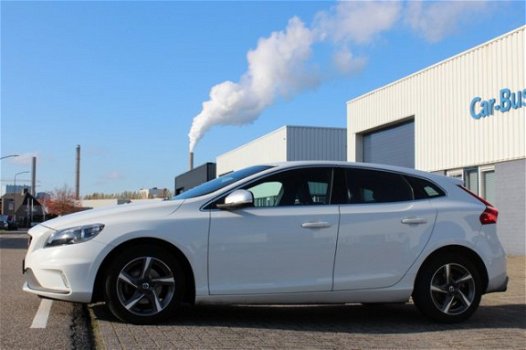 Volvo V40 - 2.0 D2 R-Design (B) + Leder + 16 inch + Cam + Navi + Pdc - 1