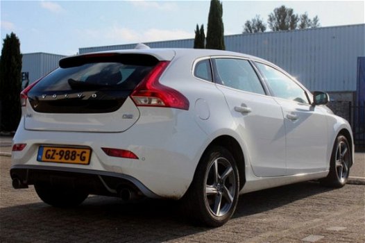 Volvo V40 - 2.0 D2 R-Design (B) + Leder + 16 inch + Cam + Navi + Pdc - 1