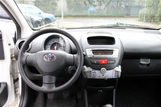 Toyota Aygo - VVT-I Now - 1