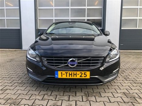 Volvo V60 - 2.0 D4 Momentum / Nav / Leer/ - 1