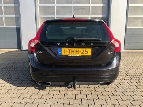 Volvo V60 - 2.0 D4 Momentum / Nav / Leer/ - 1