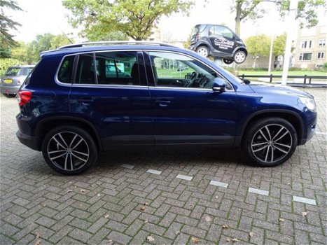 Volkswagen Tiguan - 2.0 TDI 140PK 4Motion Sport en Style Navi PDC - 1