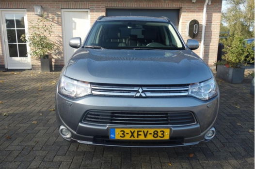 Mitsubishi Outlander - 2.0 PHEV Executive Edition navi-trekhaak-excl.btw - 1