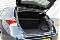 Toyota Auris - 1.8 Hybrid Lease Pro RIJKLAAR PRIJS-GARANTIE Navigatie Leder/Stof Interieur - 1 - Thumbnail