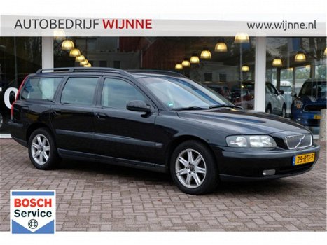 Volvo V70 - 2.4 140pk Comfort Line | Airco | Leder | APK 07-2020 - 1