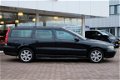 Volvo V70 - 2.4 140pk Comfort Line | Airco | Leder | APK 07-2020 - 1 - Thumbnail