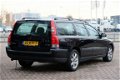 Volvo V70 - 2.4 140pk Comfort Line | Airco | Leder | APK 07-2020 - 1 - Thumbnail