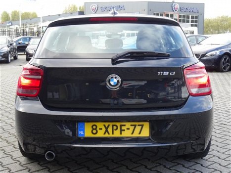 BMW 1-serie - 116d EDE Business / Navi / ECC / PDC / Eerste eigenaar - 1