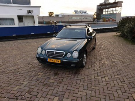 Mercedes-Benz E-klasse - E 200 CDI Classic - 1