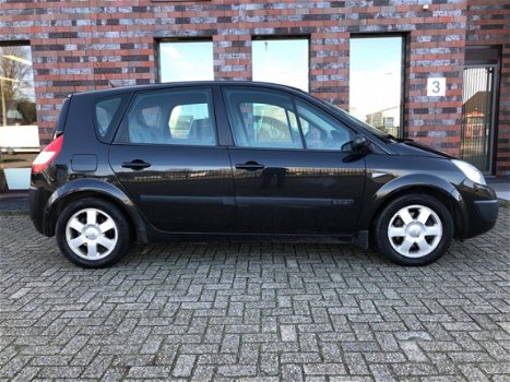 Renault Scénic - 2.0-16V Business Line - 1