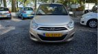 Hyundai i10 - 1.0 i-Drive hele mooie auto 42184 dkm met airco 5drs - 1 - Thumbnail