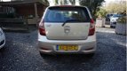 Hyundai i10 - 1.0 i-Drive hele mooie auto 42184 dkm met airco 5drs - 1 - Thumbnail