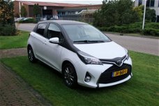Toyota Yaris - 1.3 VVT-i Trend Bi-Tone / Camera / Automaat / Leer / Navi / Clima
