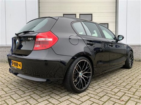 BMW 1-serie - 118i 143pk 5drs EXECUTIVE CLIMA-SPORTLEER-NAVI-LMV-XENON - 1