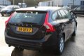 Volvo V60 - 1.6 T3 Kinetic airco, climate control, navigatie, radio cd speler, lederen interieur, cr - 1 - Thumbnail