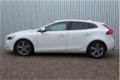 Volvo V40 - 1.6 T3 150PK Momentum Park Assist camera 17 inch Navi - 1 - Thumbnail