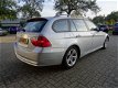 BMW 3-serie Touring - 318i High Executive, NAV, Cruise, Trekh, Onderh.historie, NAP, NL auto Inruil - 1 - Thumbnail