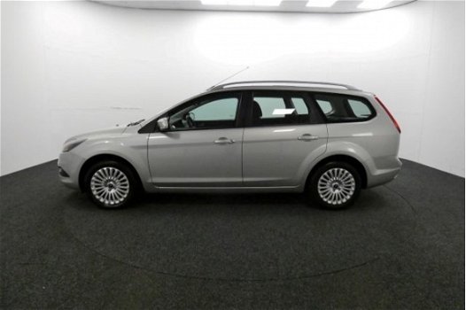 Ford Focus Wagon - 1.8 Titanium 125PK | 1e eigenaar | Voorruitverwarming | Parkeersensoren | Lm velg - 1