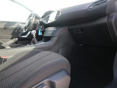 Peugeot 308 - 1.2 130 pk Blue Lease Executive | Panorama | Parkeersensoren | Navigatie - 1