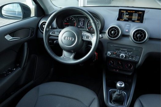 Audi A1 Sportback - 1.0 TFSI 96pk Adrenalin / Cruise control / 17 Inch LM velgen / Airconditioning / - 1