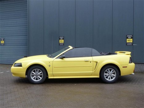 Ford Mustang - 3.8 v6 BJ.2003 USA TITLE - 1