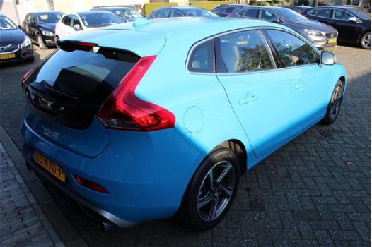 Volvo V40 - 2.0 D2 R-DESIGN BUSINESS XENON LEDER NAVI AFN TREKHAAK - 1