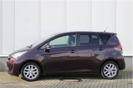 Toyota Verso S - 1.3 VVT-i Aspiration Limited | Navi | Cruise | Airco | Camera | Panodak | Lm-Velgen - 1