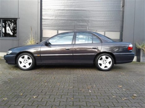 Opel Omega - 2.5i V6 Executive Super nette Omega, Youngtimer, bijtellingsvriendelijk!! NIEUW BINNEN! - 1